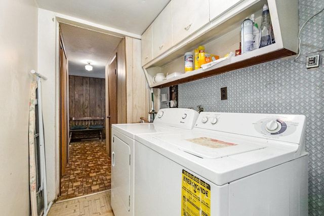 456 W Stanton Ln, Crete, IL 60417 - laundry room featuring washing machine and clothes dryer, cabinet space, and wallpapered walls