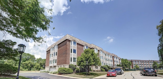 300 Thames Pkwy Unit 2A, Park Ridge, IL 60068 - view of building exterior
