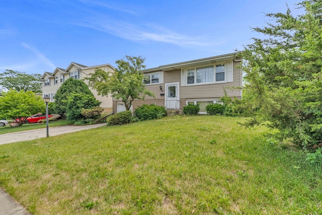 9113 Sycamore Dr, Hickory Hills, IL 60457 - split foyer home with a front lawn and driveway