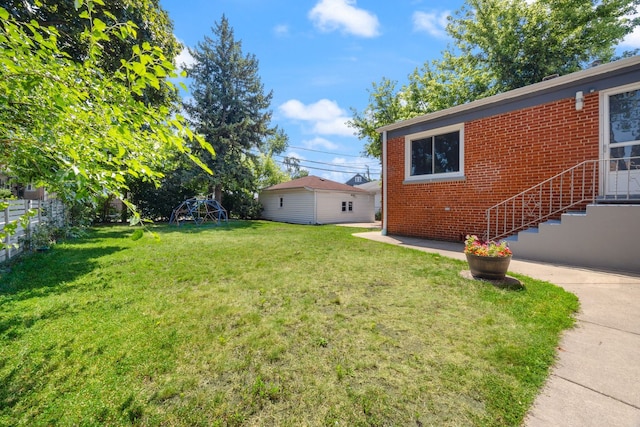 6037 N Nagle Ave, Chicago, IL 60646 - view of yard