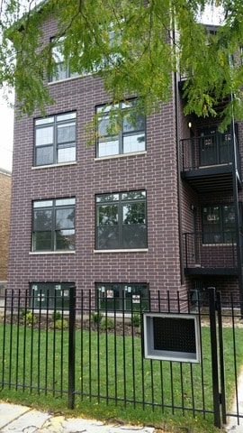 4833 N Harding Ave Unit 1, Chicago, IL 60625 - photo 1