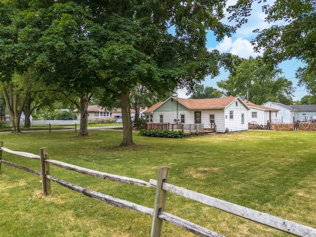 607 W Grant Ave, Pontiac, IL 61764 - view of front of house with a wooden deck