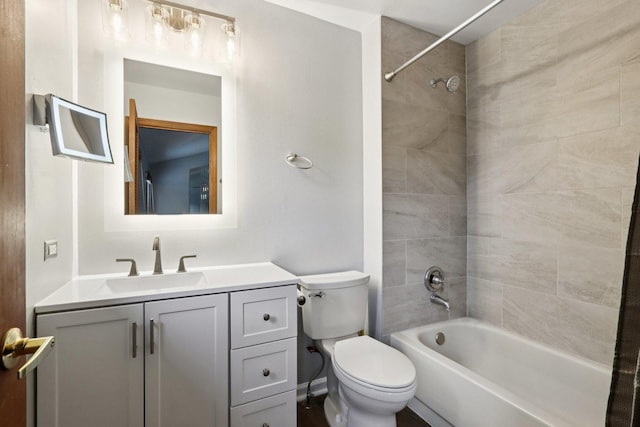 584 Beaconsfield Ave, Naperville, IL 60565 - full bath with vanity and shower / bath combination