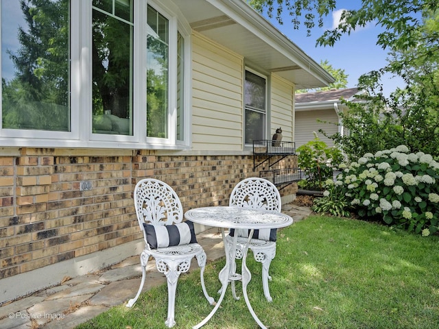 0S544 E St, Winfield, IL 60190 - view of green lawn