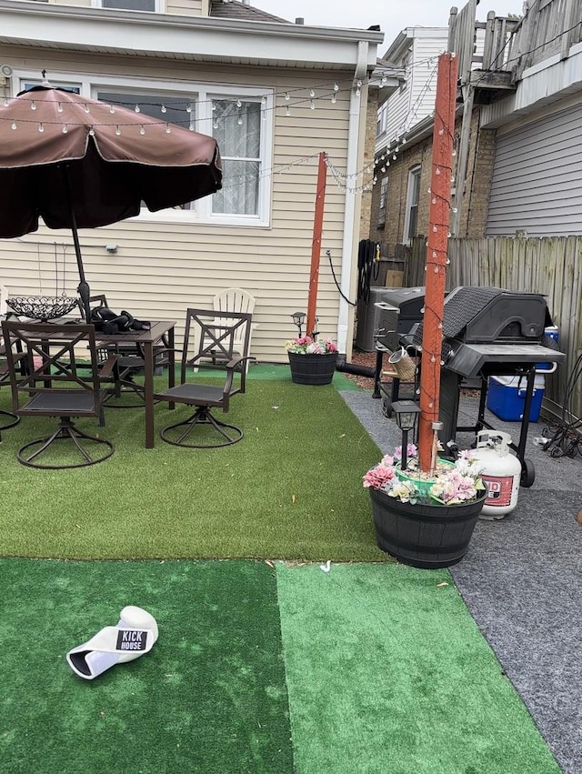 1720 N Major Ave, Chicago, IL 60639 - view of yard with a patio