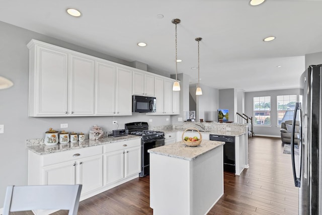 7 Bethel Ln, Schaumburg, IL 60194