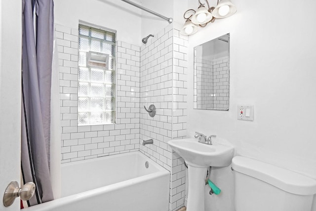 6409 S Champlain Ave, Chicago, IL 60637 - full bath featuring shower / bath combination with curtain and toilet