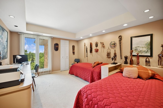 1671 Mission Hills Rd Unit 501, Northbrook, IL 60062 - bedroom featuring recessed lighting, light carpet, a raised ceiling, and an office area