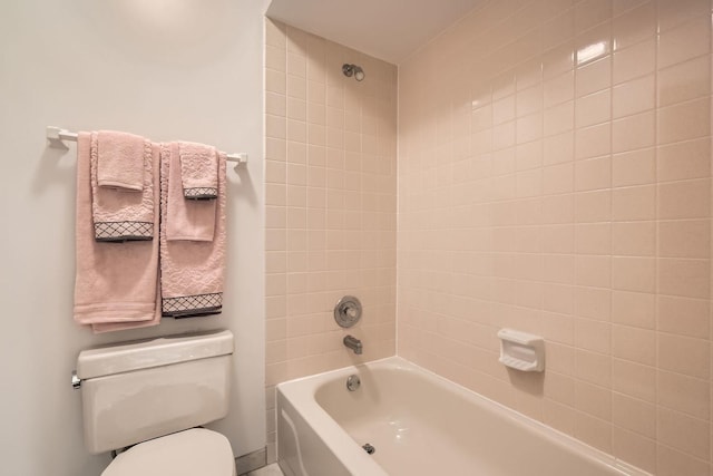 3825 Charlemagne Dr, Hoffman Estates, IL 60192 - bathroom with toilet and shower / bath combination