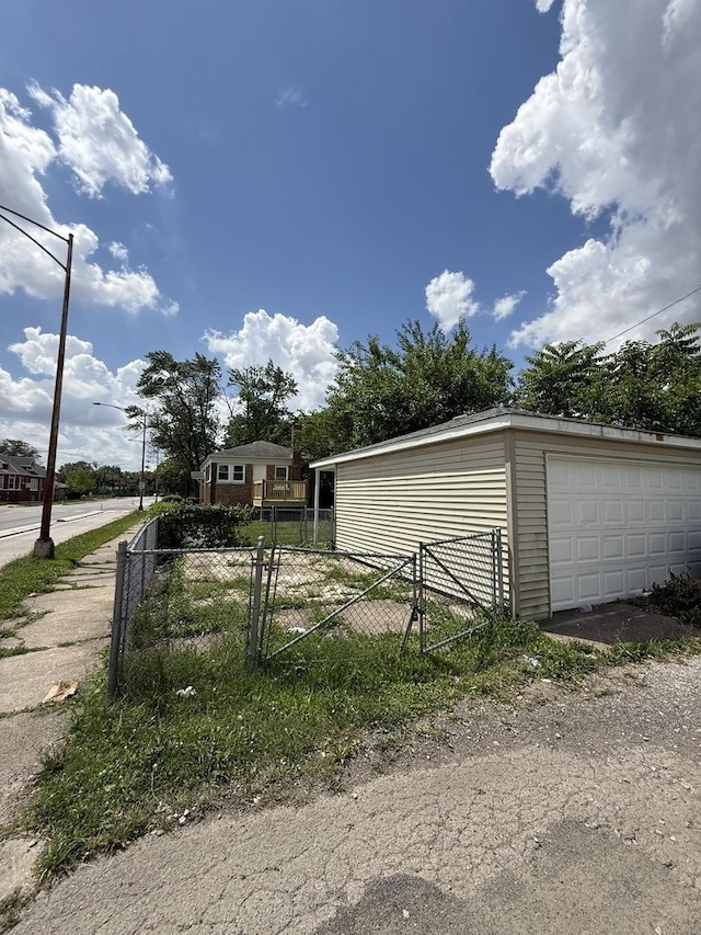 1400 W 73rd Pl, Chicago, IL 60636 - view of detached garage