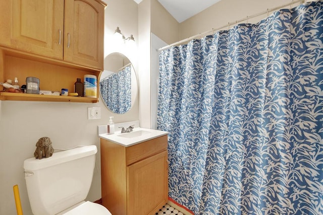 3209 S Harding Ave, Chicago, IL 60623 - full bath with vanity and curtained shower