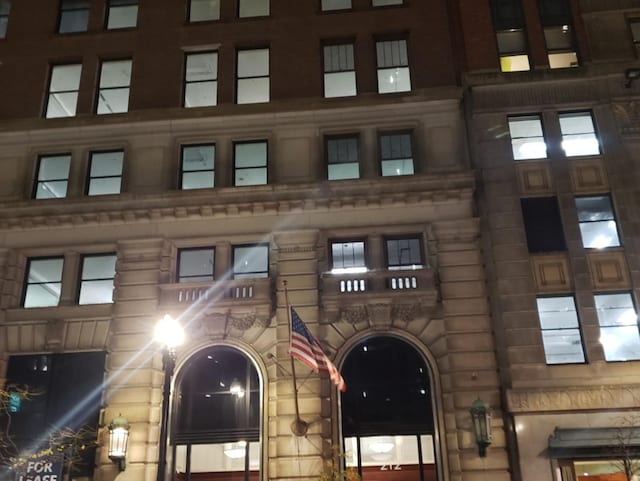 212 W Washington St Unit P5-28, Chicago, IL 60606