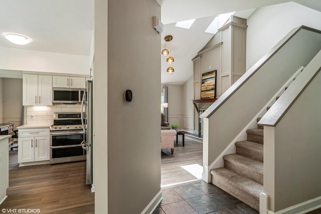 915 Suffolk Ct, Libertyville, IL 60048 - photo 2