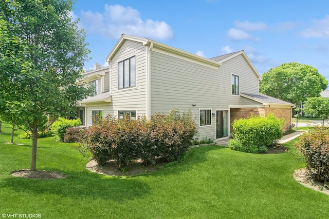 915 Suffolk Ct, Libertyville, IL 60048 - photo 19