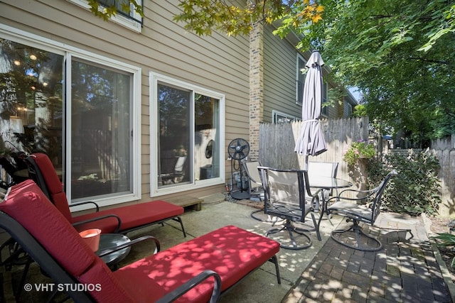313 Hawthorn Ave Unit F, Glencoe, IL 60022 - view of patio with outdoor dining space