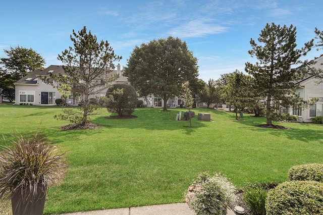 8156 Ripple Ridge Dr, Darien, IL 60561 - view of green lawn