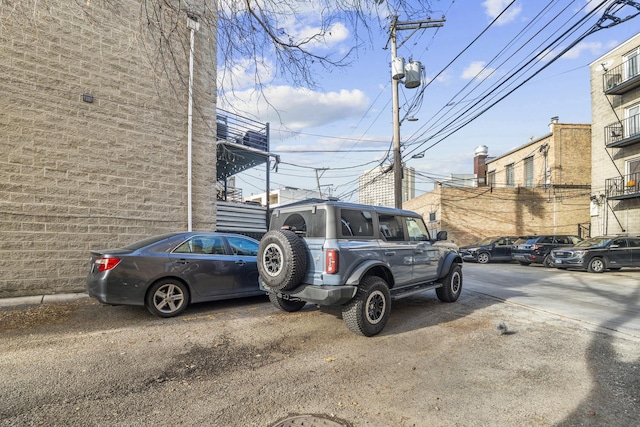 1418 W Cortez St Unit 4, Chicago, IL 60642 - view of uncovered parking lot