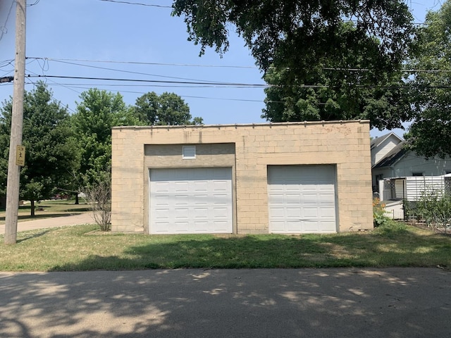 353 W Porter St, Oglesby, IL 61348 - view of detached garage