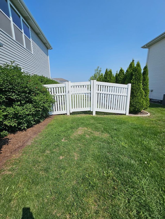 1506 Saddle Run Ln, Beecher, IL 60401 - view of yard