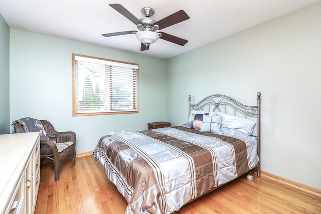 8124 Glenbrook Pl, Tinley Park, IL 60487 - bedroom with light wood finished floors and ceiling fan