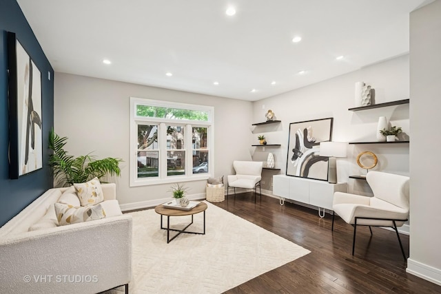 3125 S Giles Ave, Chicago, IL 60616 - living area with wood finished floors and recessed lighting