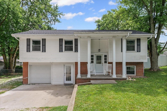 106 S Lake Of The Woods Rd, Mahomet, IL 61853 - photo 1