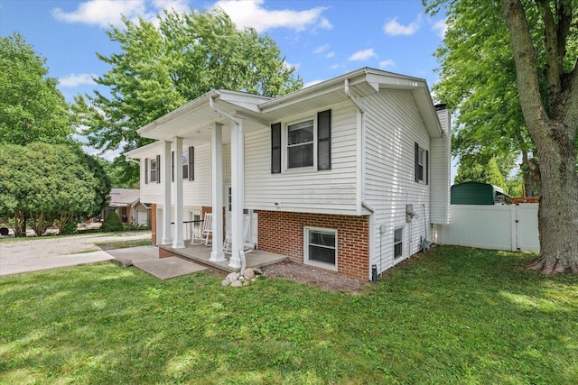 106 S Lake Of The Woods Rd, Mahomet, IL 61853 - photo 4