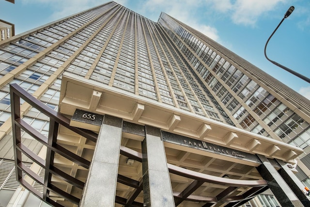 655 W Irving Park Rd Unit 4808, Chicago, IL 60613 - view of property