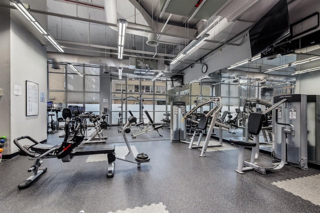 655 W Irving Park Rd Unit 4808, Chicago, IL 60613 - view of exercise room