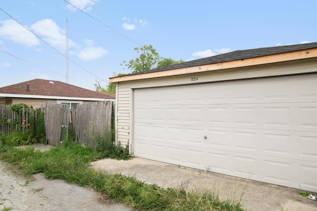 15224 Oak St, Dolton, IL 60419 - view of garage