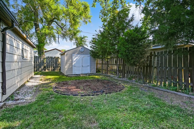 7010 W 72nd St, Chicago, IL 60638 - fenced backyard featuring a storage shed