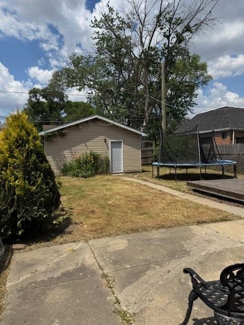 7604 S Campbell Ave, Chicago, IL 60652 - view of yard featuring a trampoline