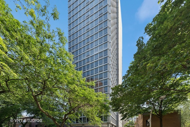 339 W Barry Ave Unit 3Bc, Chicago, IL 60657 - photo 1