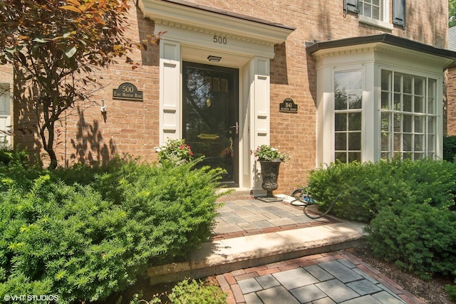 500 E Mayfair Rd, Arlington Heights, IL 60005 - property entrance featuring brick siding