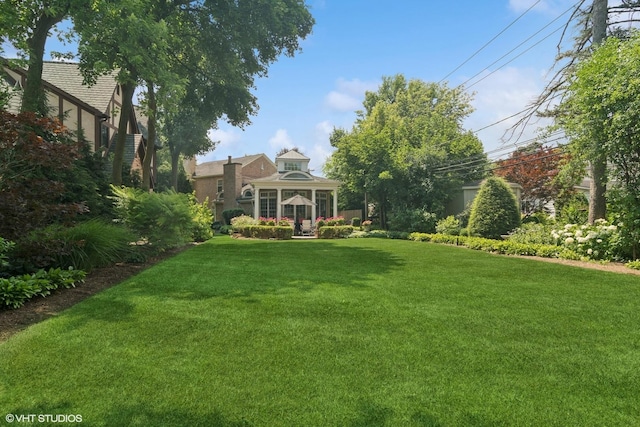 500 E Mayfair Rd, Arlington Heights, IL 60005 - view of green lawn