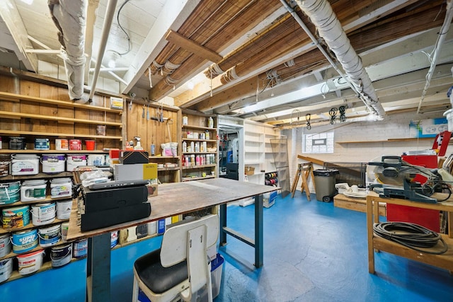 7246 N Oleander Ave, Chicago, IL 60631 - below grade area featuring a workshop area