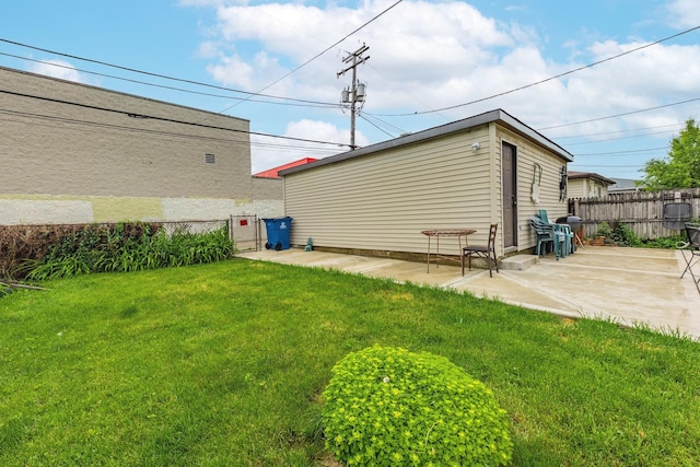 4918 S Luna Ave, Chicago, IL 60638 - view of yard featuring a patio area