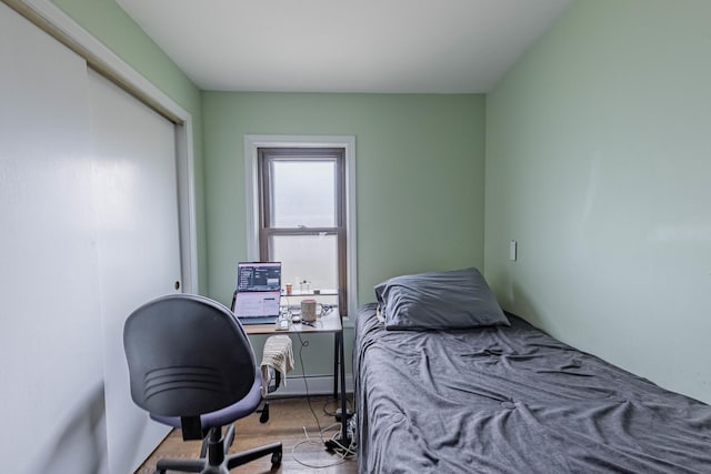 4918 S Luna Ave, Chicago, IL 60638 - bedroom with a closet