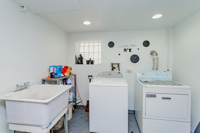 1318 N Menard Ave, Chicago, IL 60651 - laundry room featuring washing machine and dryer and recessed lighting
