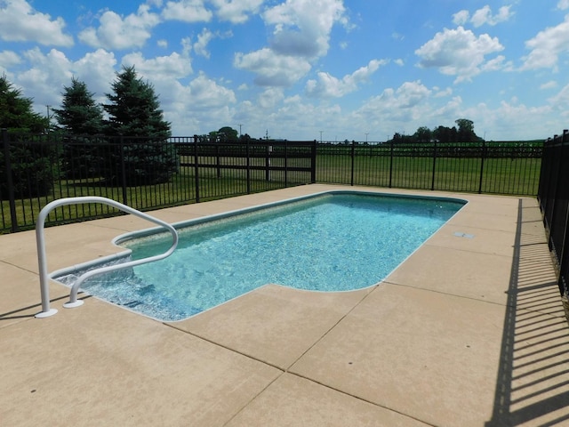 10766 E 7000n Rd, Grant Park, IL 60940 - view of swimming pool featuring a patio