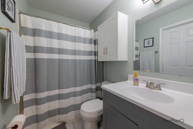 29W400 Thornwood Ln, Warrenville, IL 60555 - bathroom featuring vanity, tile patterned floors, and curtained shower