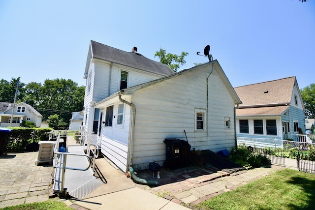 915 W Olive St, Bloomington, IL 61701 - back of property featuring a patio