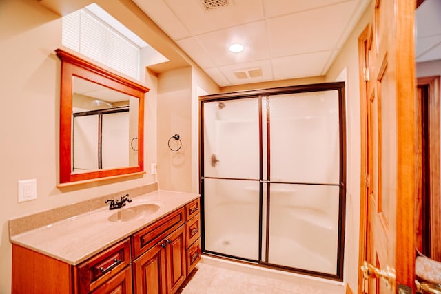 1533 E 1400 N Rd, Crescent City, IL 60928 - bathroom featuring a stall shower, vanity, and a drop ceiling