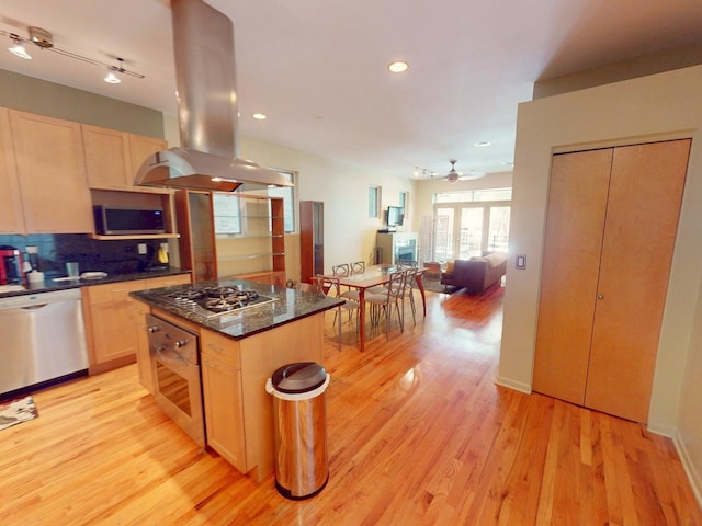 945 N Honore St Unit 1, Chicago, IL 60622 - photo 8