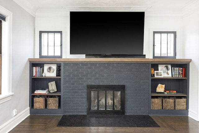 296 N Addison Ave, Elmhurst, IL 60126 - detailed view of crown molding and a fireplace