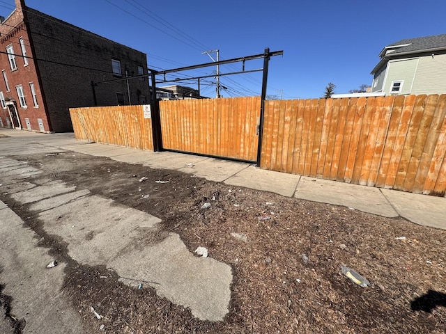 1000 N Leamington Ave, Chicago, IL 60651