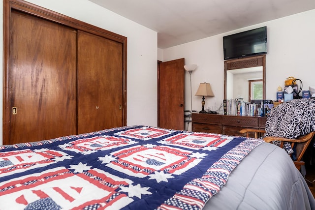 6650 Happy Acres Rd, Rockford, IL 61101 - bedroom with a closet