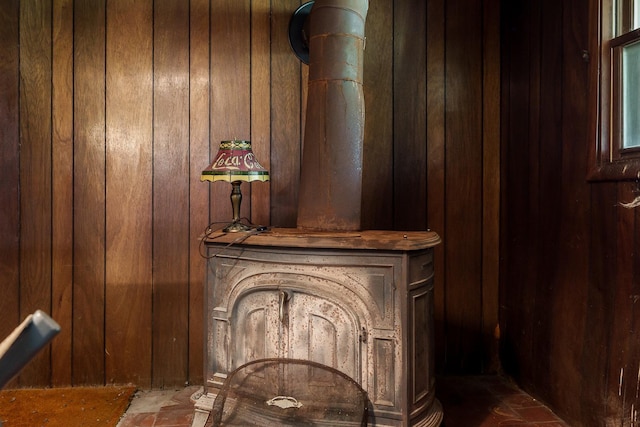 6650 Happy Acres Rd, Rockford, IL 61101 - detailed view of wooden walls