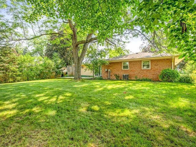 409 Lynne Ln, Belvidere, IL 61008 - view of grassy yard