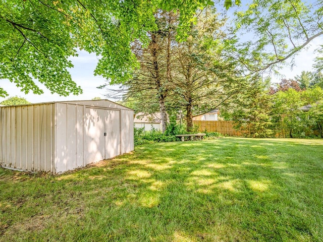 409 Lynne Ln, Belvidere, IL 61008 - view of yard with a storage unit